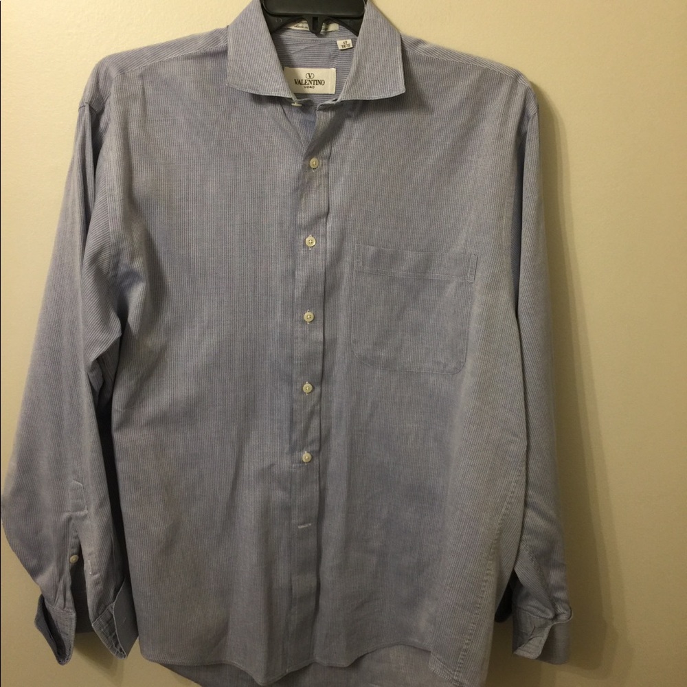 (2206). Valentino Men’s shirt.  Size 17  34/35